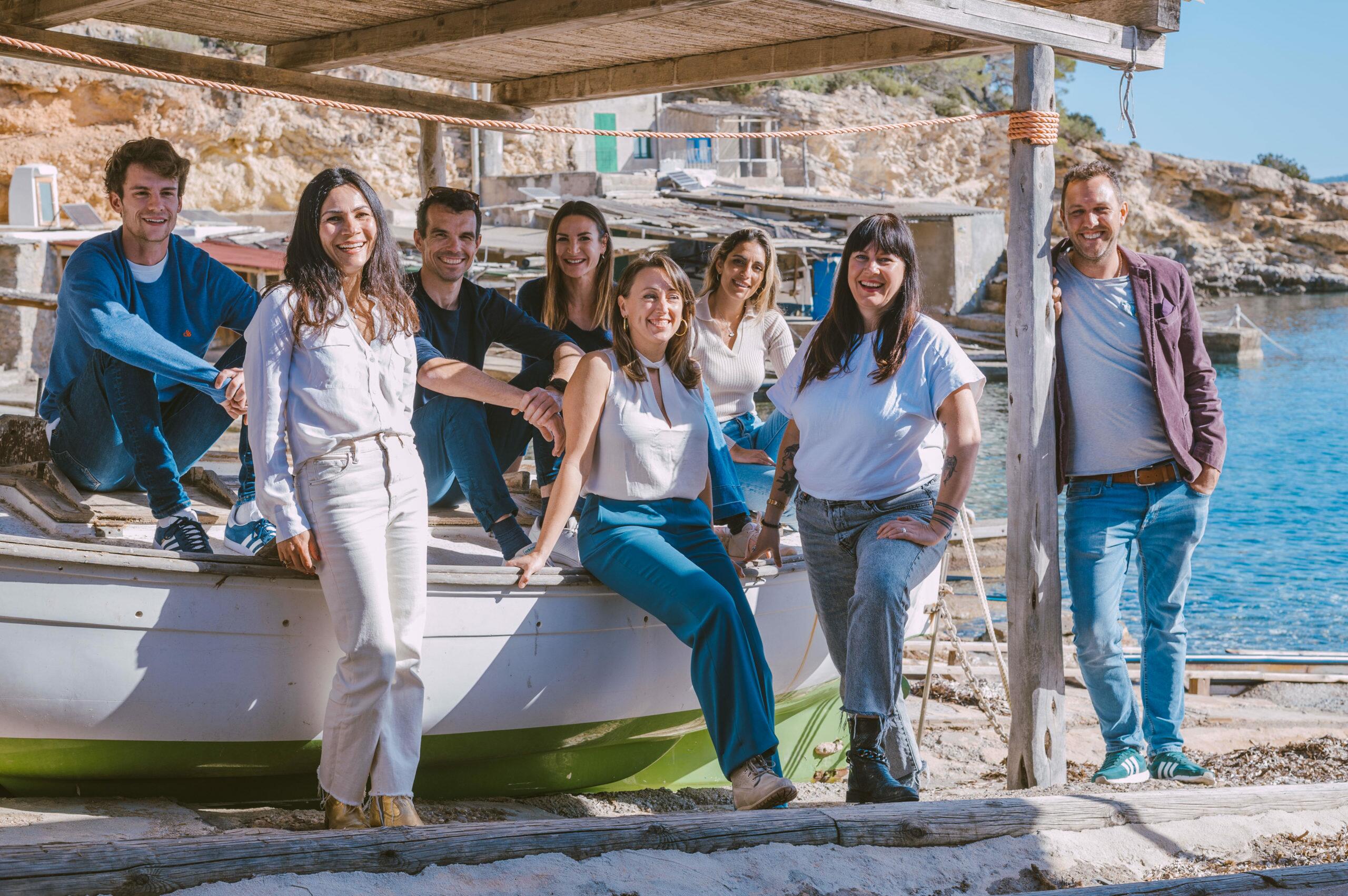 Victor con il team di vendita Prestige